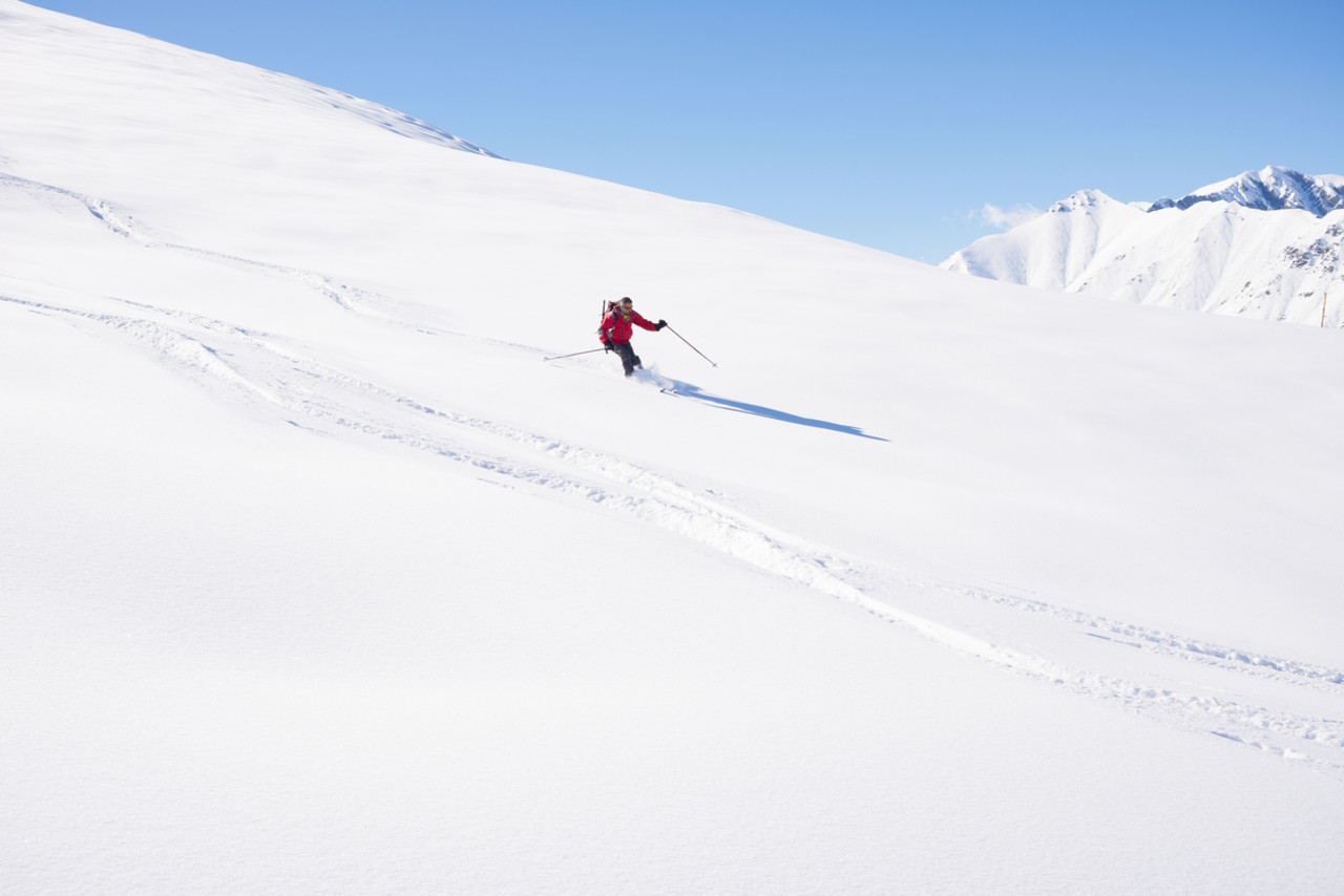 Freeriding on fresh powder snow